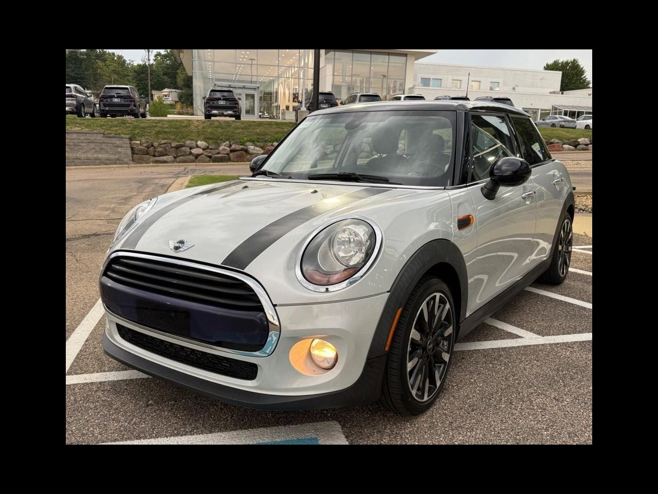 2016 MINI HARDTOP 4 DOOR Base