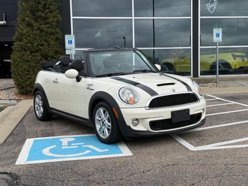 2011 MINI CONVERTIBLE Base