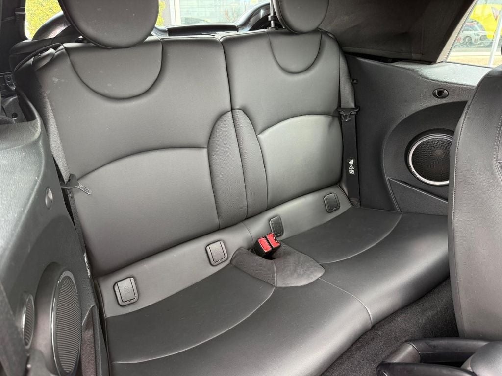 2011 MINI CONVERTIBLE Base