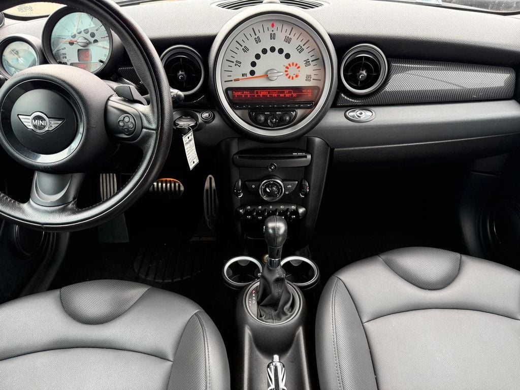 2011 MINI CONVERTIBLE Base