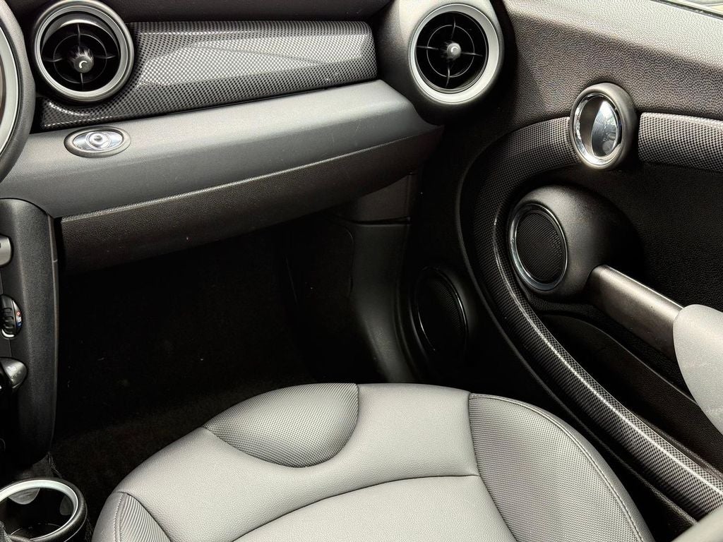 2011 MINI CONVERTIBLE Base