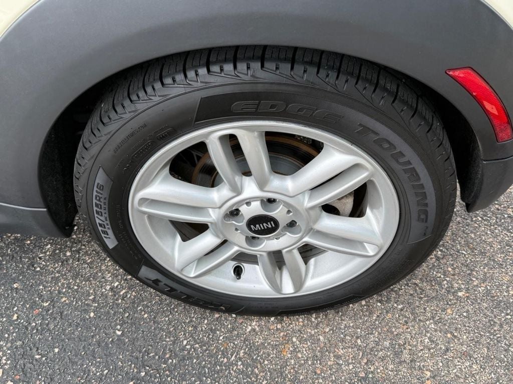 2011 MINI CONVERTIBLE Base