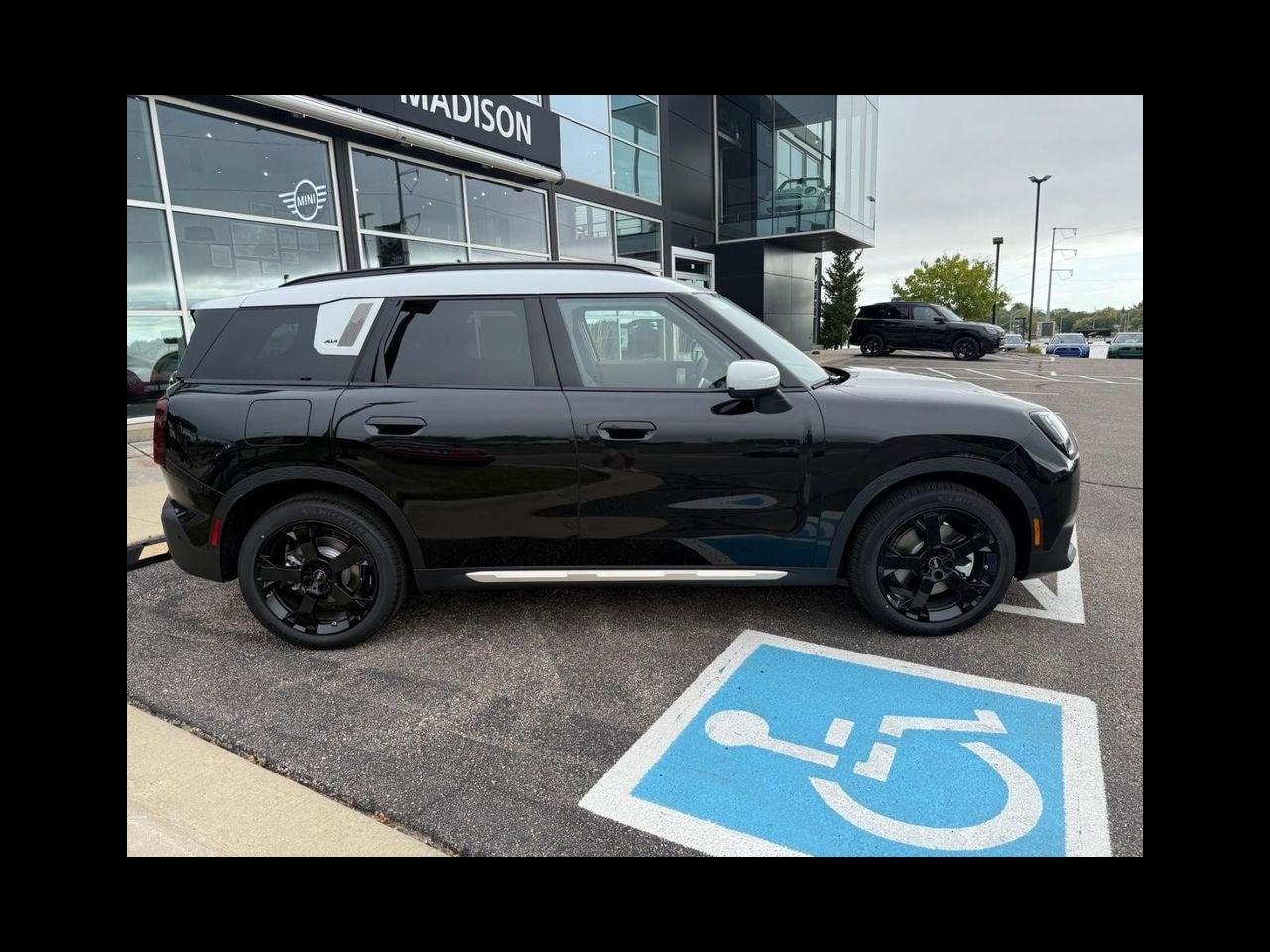 2026 MINI COUNTRYMAN ICONIC
