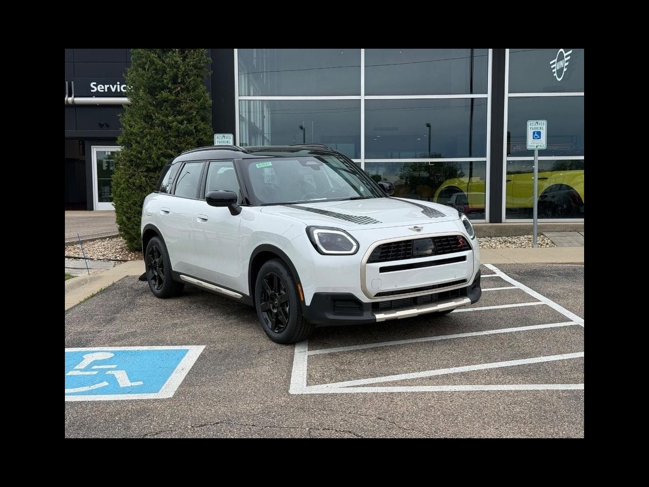 2027 MINI COUNTRYMAN SIGNATURE PLUS