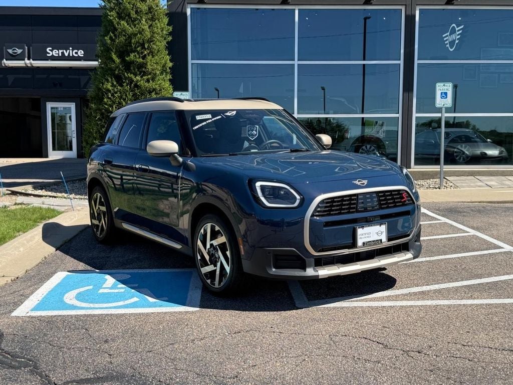 2025 MINI COUNTRYMAN Iconic