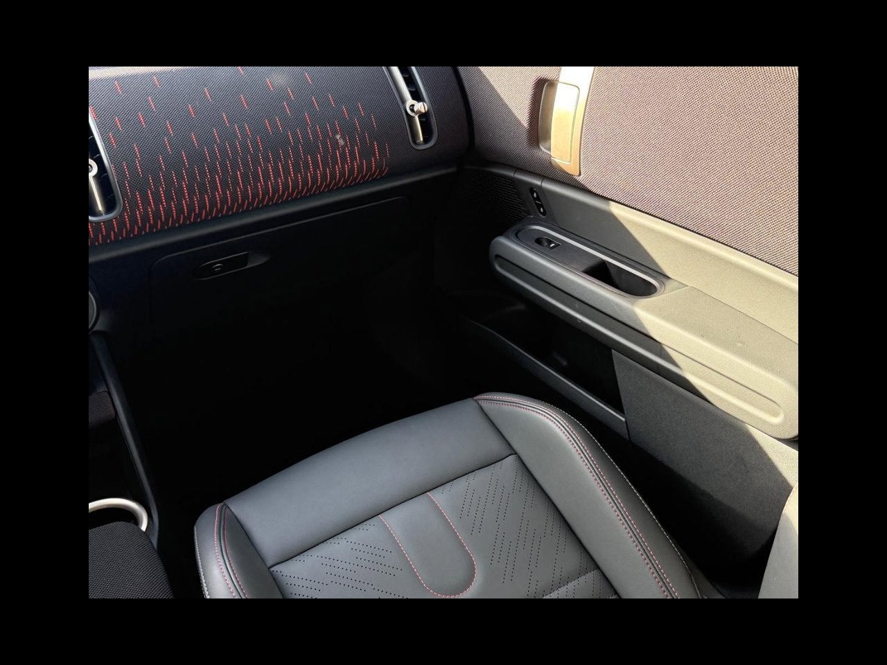 2025 MINI COUNTRYMAN Iconic