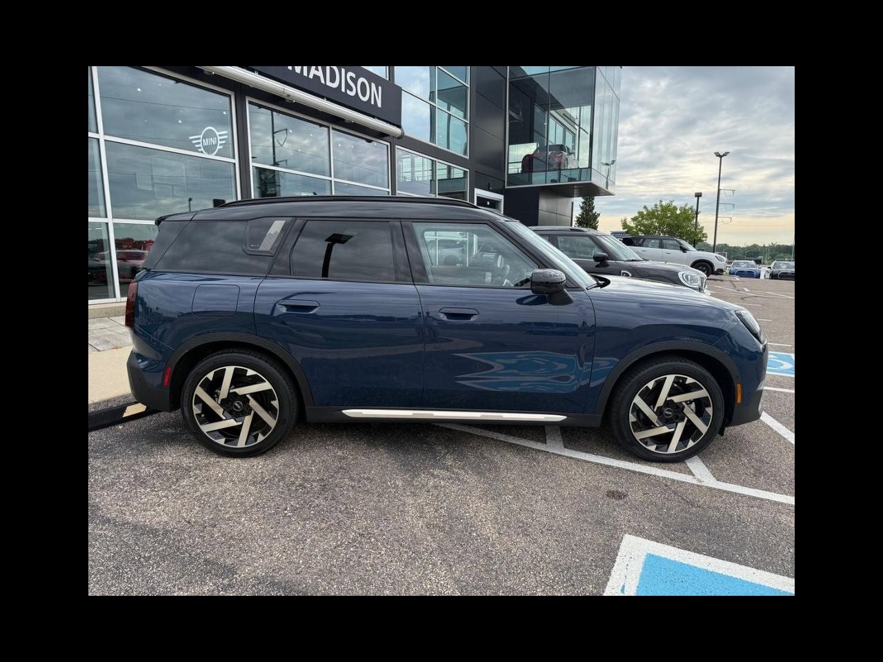 2025 MINI COUNTRYMAN Iconic