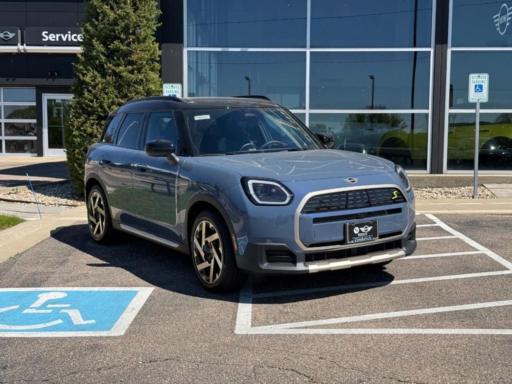 2025 MINI Countryman SE ALL4's photo