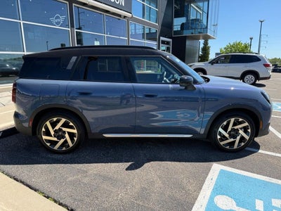 2025 MINI COUNTRYMAN Iconic