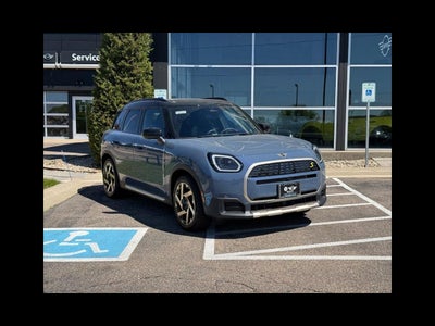 2025 MINI COUNTRYMAN Iconic