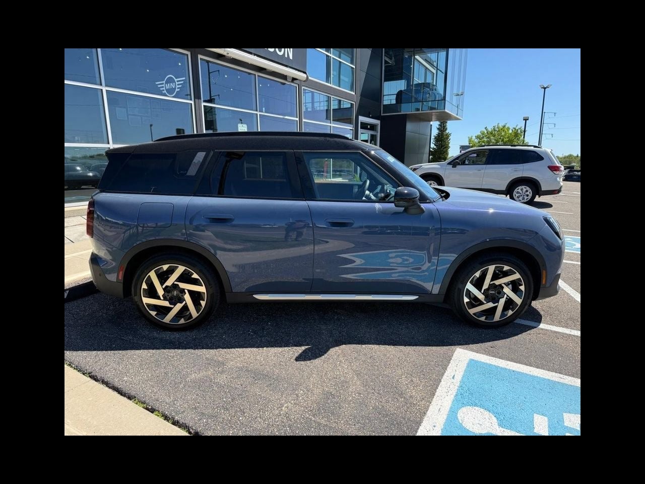 2025 MINI COUNTRYMAN Iconic