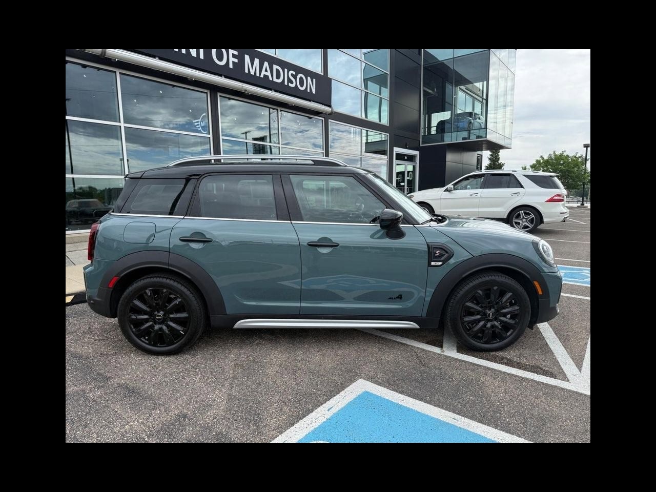 2024 MINI COUNTRYMAN Signature