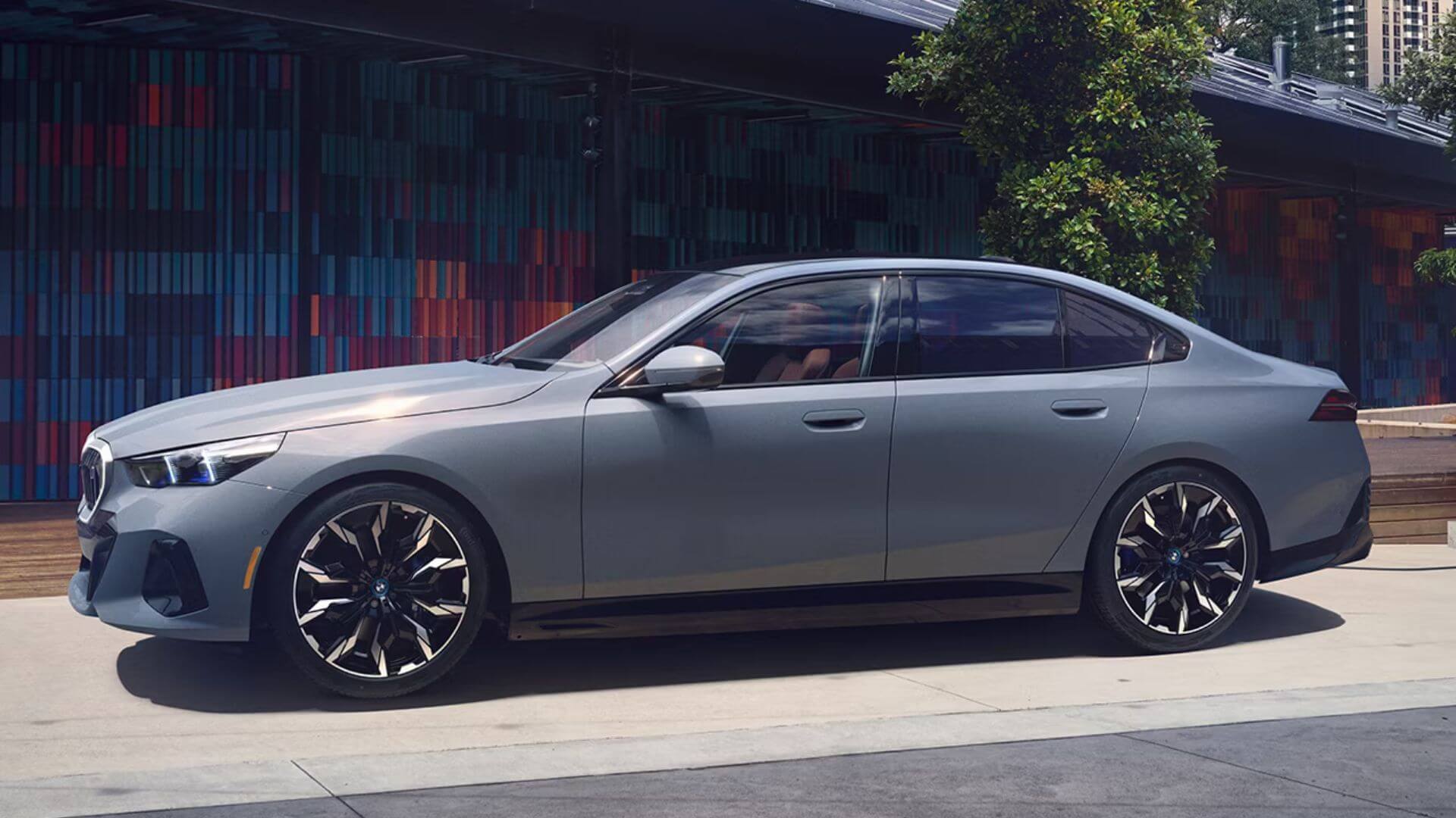 New 2024 Silver BMW i5 Banner