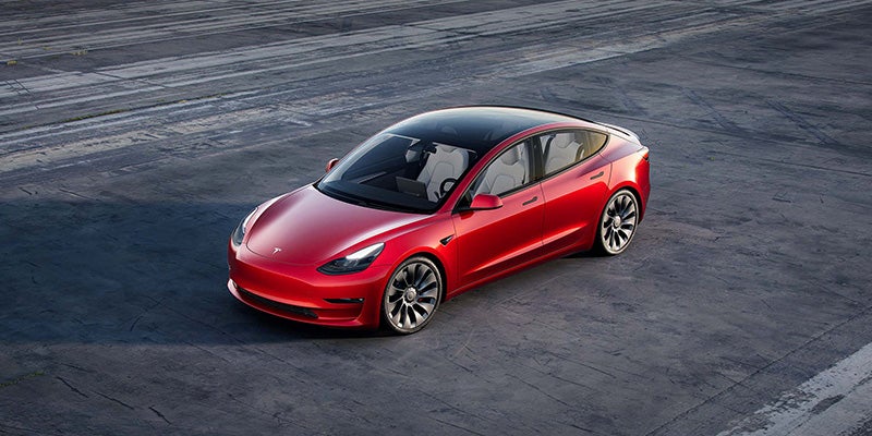 BMW i4 vs Tesla Model 3