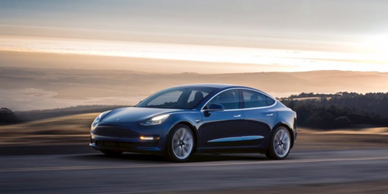 BMW i4 vs Tesla Model 3