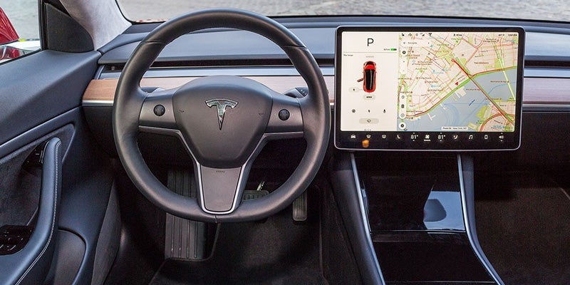 BMW i4 vs Tesla Model 3