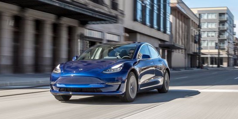 BMW i4 vs Tesla Model 3