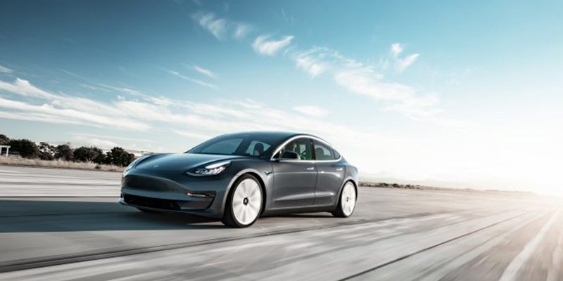 BMW i4 vs Tesla Model 3